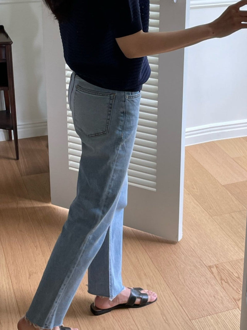 CLASSIC CUT DENIM JEANS