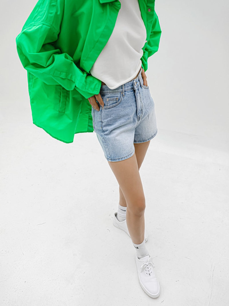 CLASSIC DENIM SHORTS