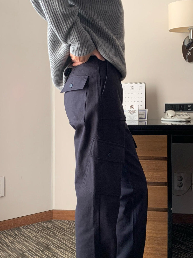 CLASSIC FIT MILITARY CARGO PANTS