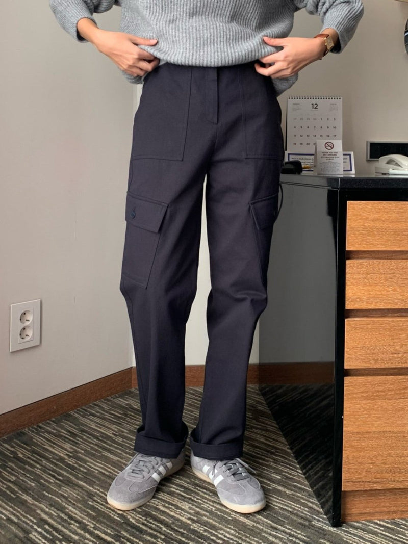 CLASSIC FIT MILITARY CARGO PANTS