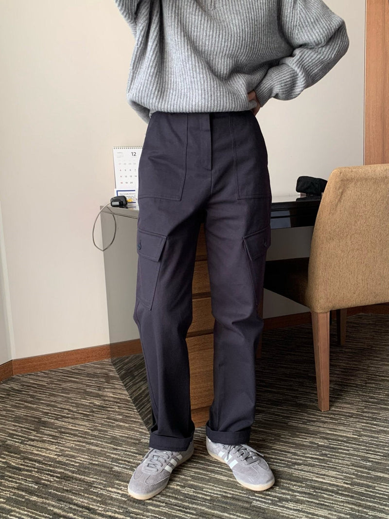 CLASSIC FIT MILITARY CARGO PANTS