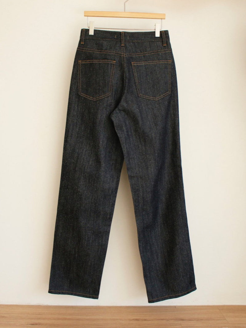 CLASSIC INDIGO DENIM JEANS