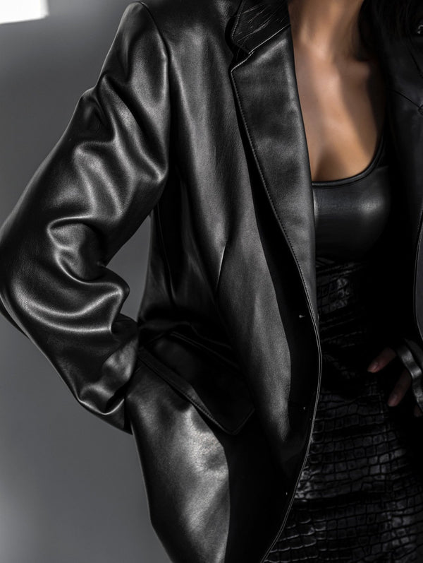 OVERSIZED VEGAN LEATHER BLAZER