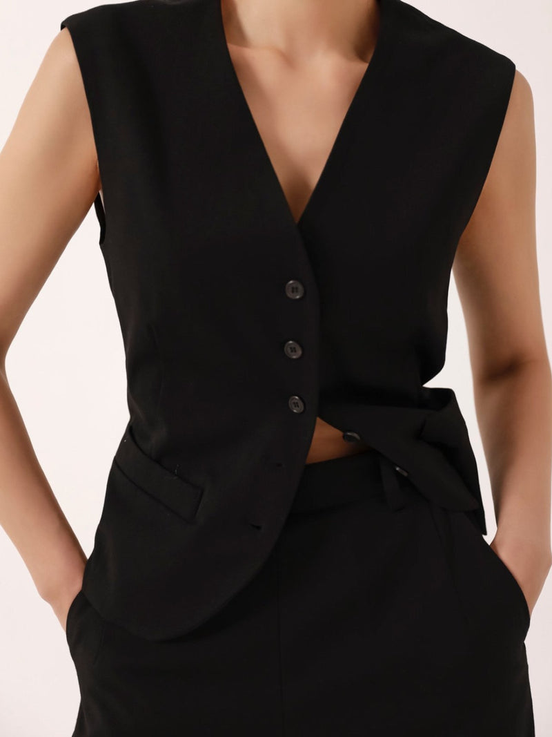 CLASSIC TAILORED BUTTON DOWN VEST