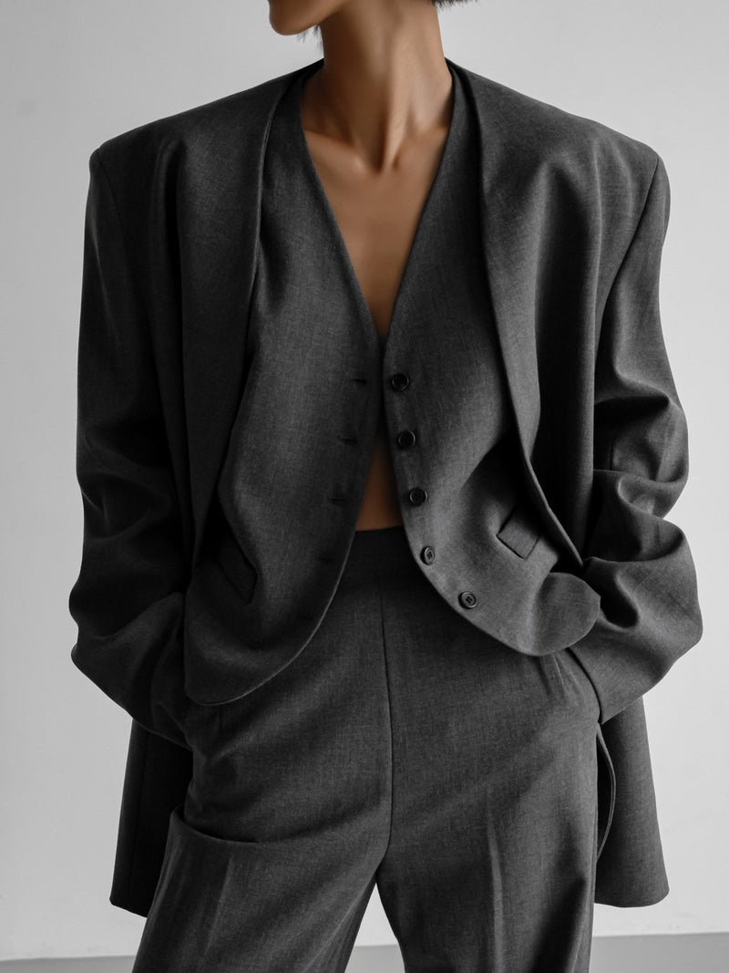 CLASSIC TAILORED BUTTON DOWN VEST