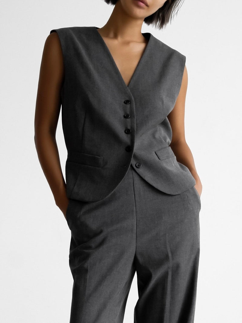 CLASSIC TAILORED BUTTON DOWN VEST