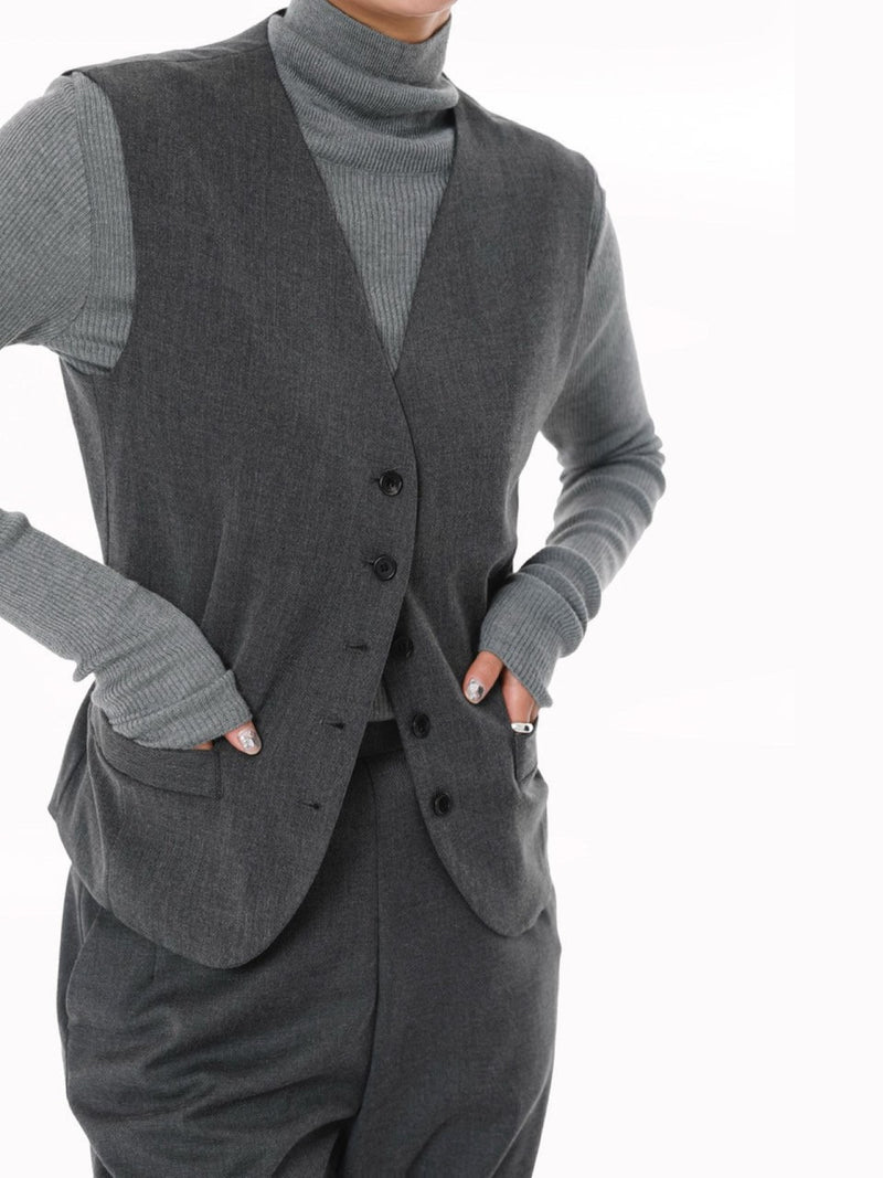 CLASSIC TAILORED BUTTON DOWN VEST