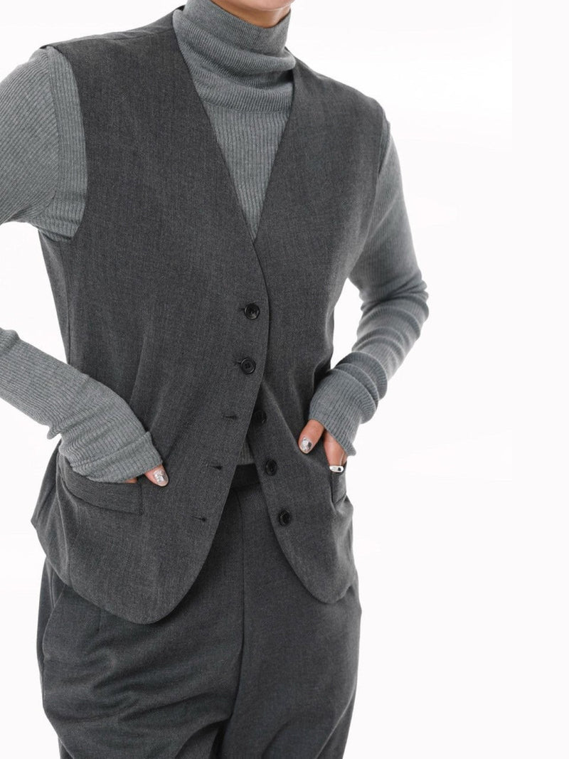 CLASSIC TAILORED BUTTON DOWN VEST
