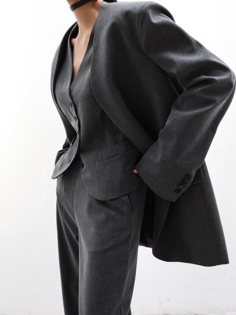 CLASSIC TAILORED BUTTON DOWN VEST