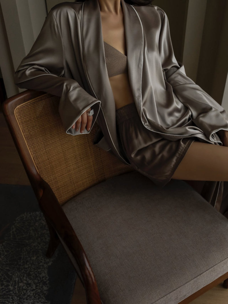 CLASSIC TRIMMED DETAIL SATIN ROBE COAT