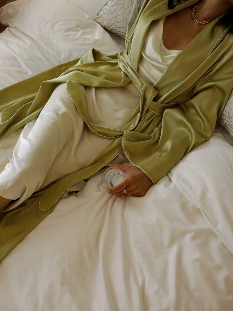 CLASSIC TRIMMED DETAIL SATIN ROBE COAT