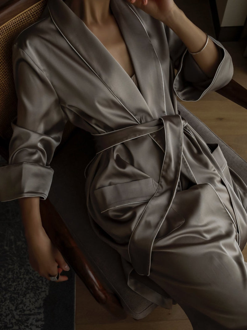 CLASSIC TRIMMED DETAIL SATIN ROBE COAT