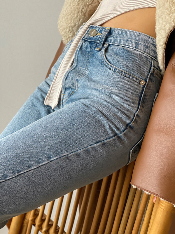 CLASSIC WASHED BLUE DENIM JEANS