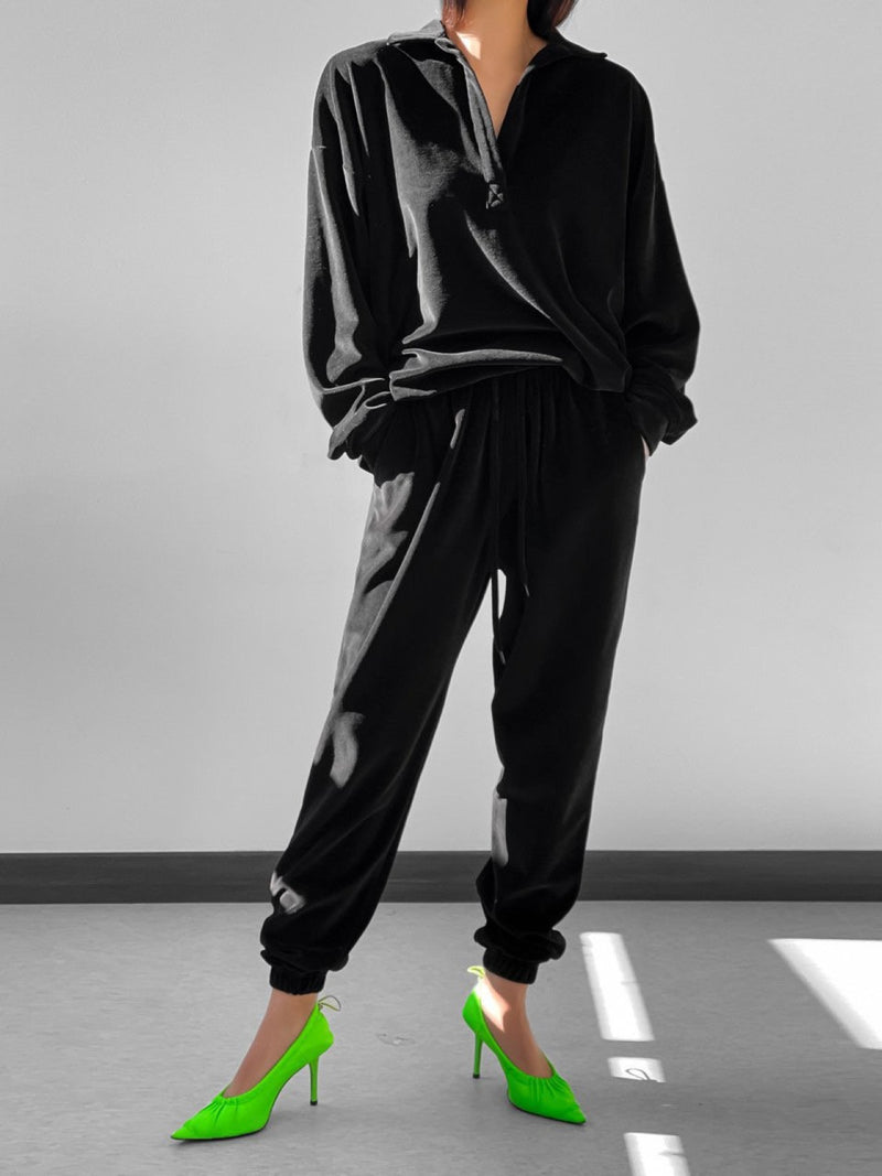 COLLARED VELOUR SWEATSHIRT