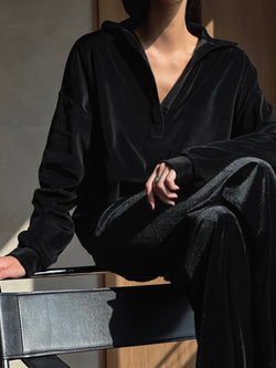 COLLARED VELOUR SWEATSHIRT