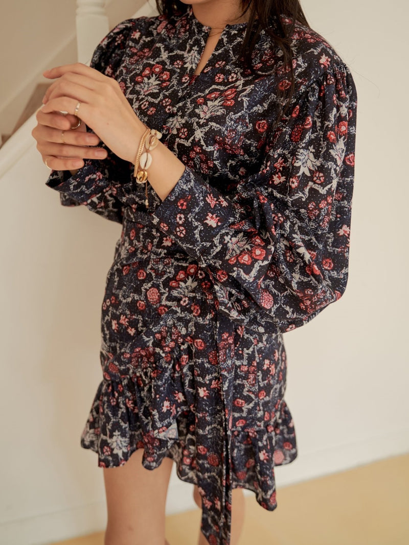COLLARLESS LINEN BALLOON SLEEVE BLOUSE