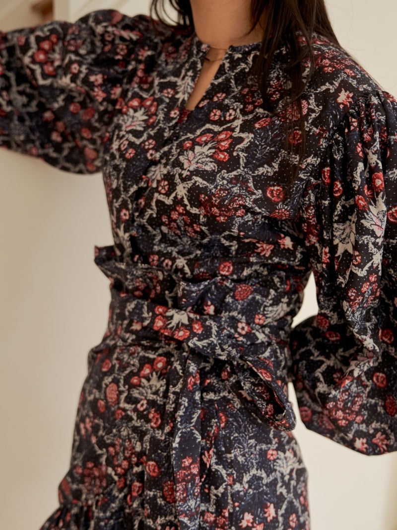 COLLARLESS LINEN BALLOON SLEEVE BLOUSE