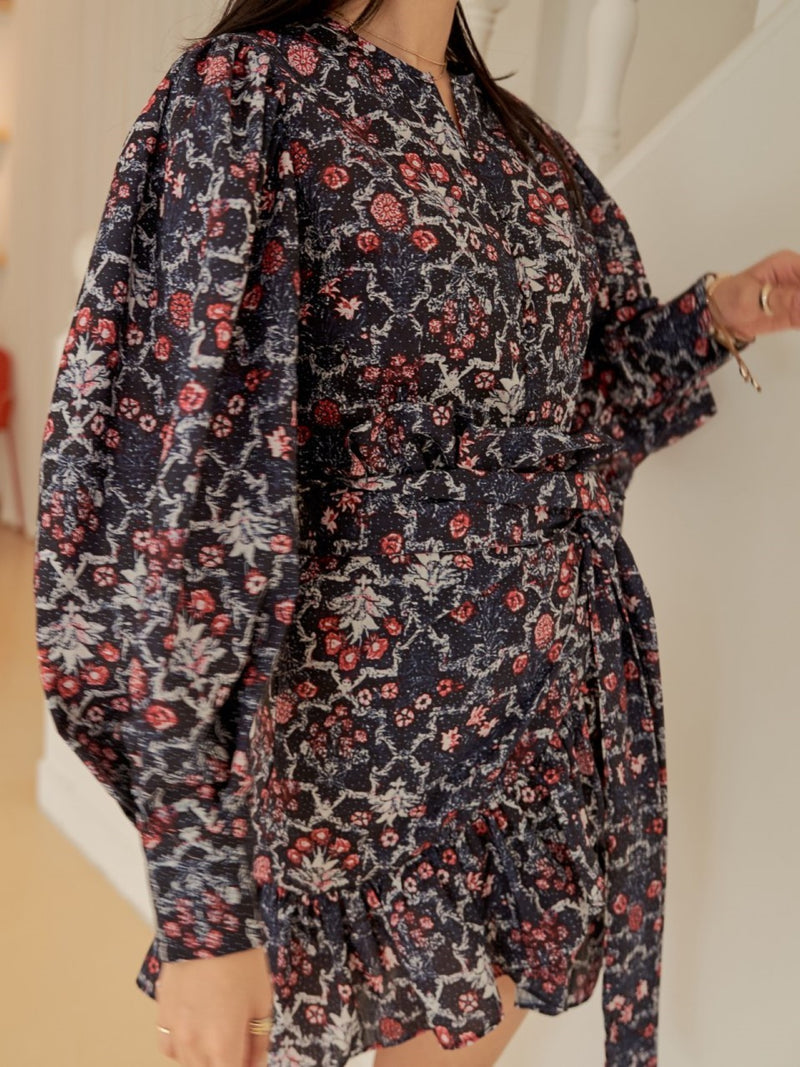 COLLARLESS LINEN BALLOON SLEEVE BLOUSE
