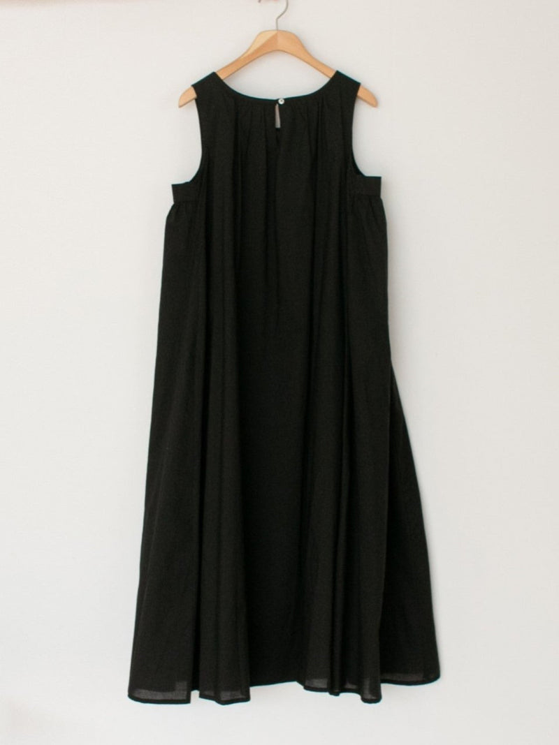 COTTON SHIRRING SLEEVELESS MAXI DRESS