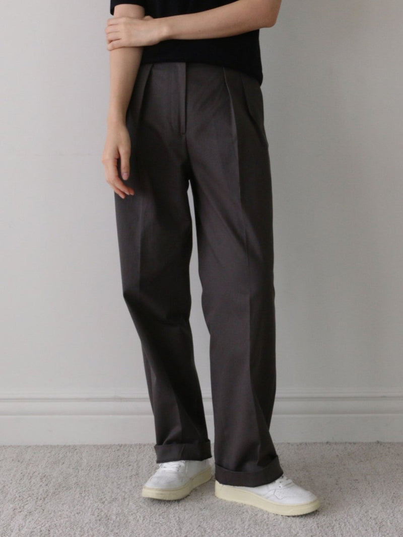 COTTON WIDE TWO PIN TUCK PANTS