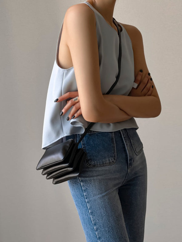 CROPPED SLEEVELESS TOP