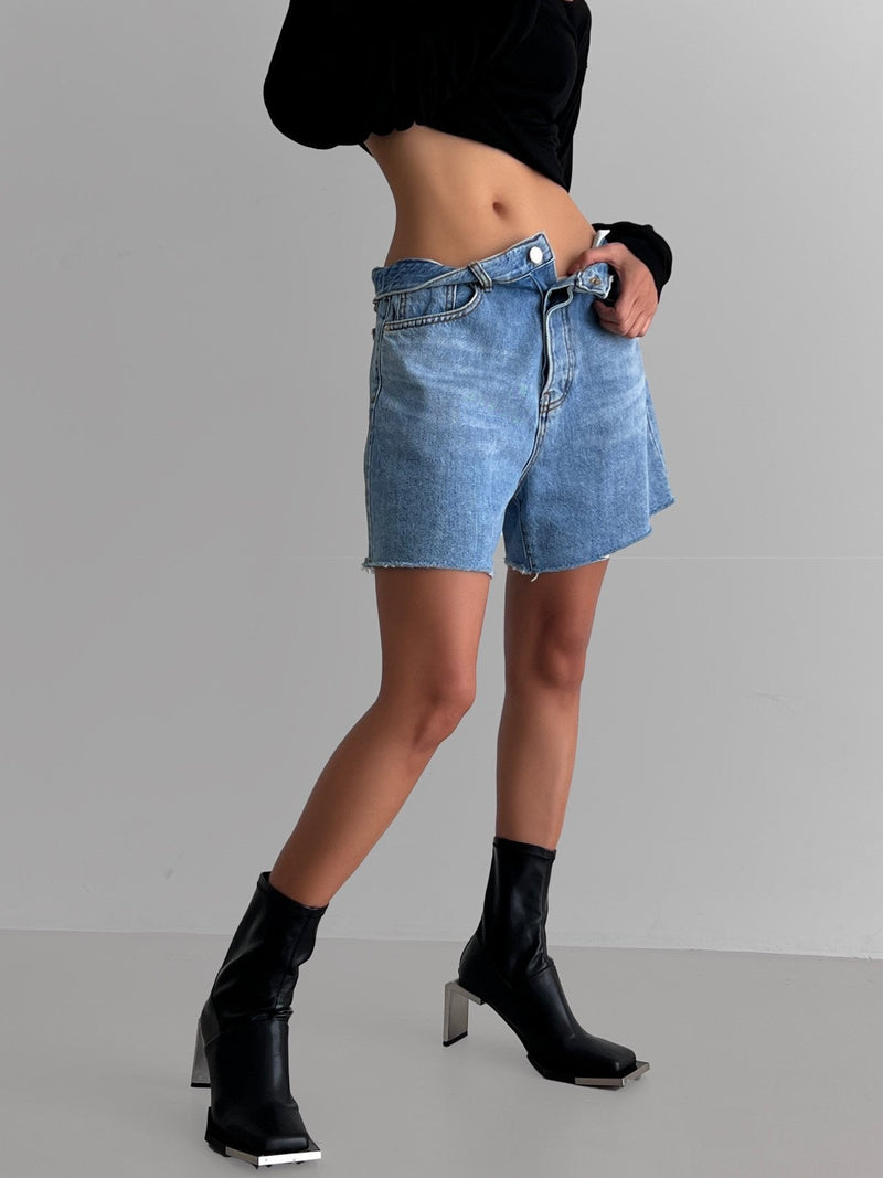 CUTTED DETAIL VINTAGE DENIM SHORTS