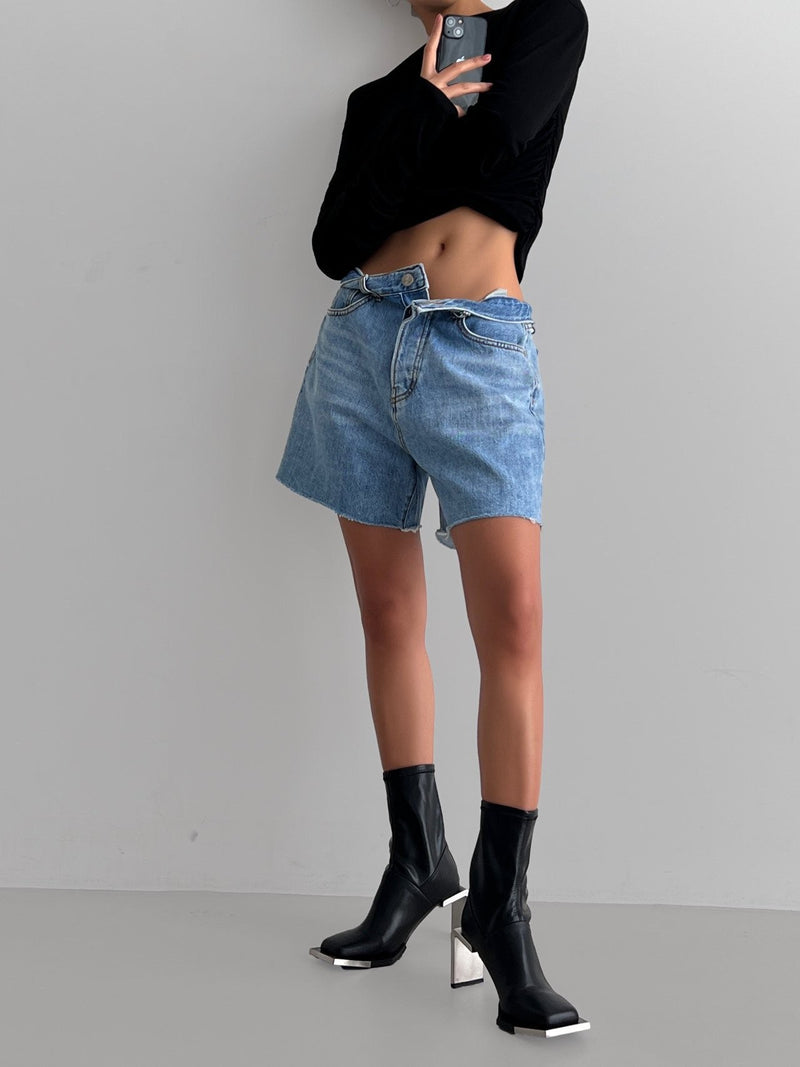 CUTTED DETAIL VINTAGE DENIM SHORTS