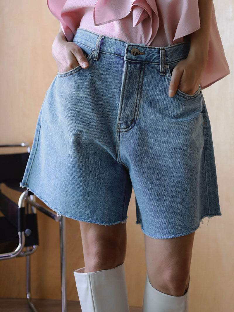 CUTTED DETAIL VINTAGE DENIM SHORTS