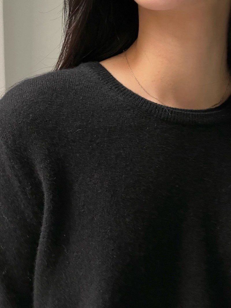 DOUBLE LIPPED ROUND NECK KNIT