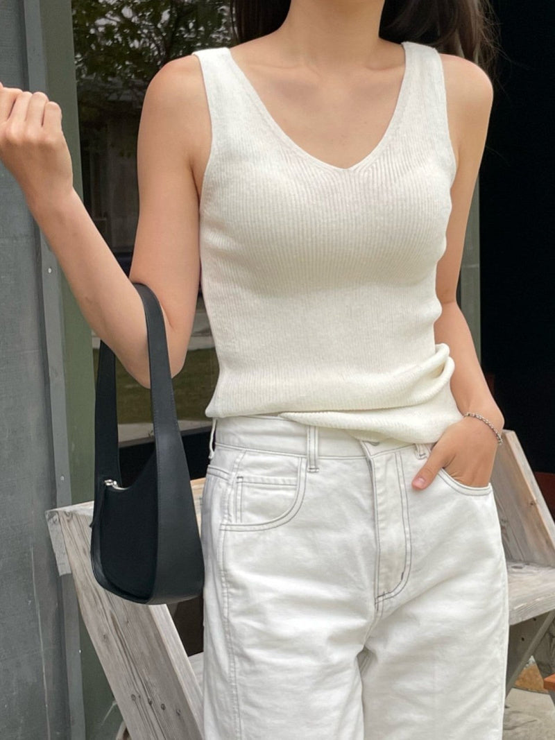 DOUBLE V-NECK SLEEVELESS RIBBED KNIT TOP