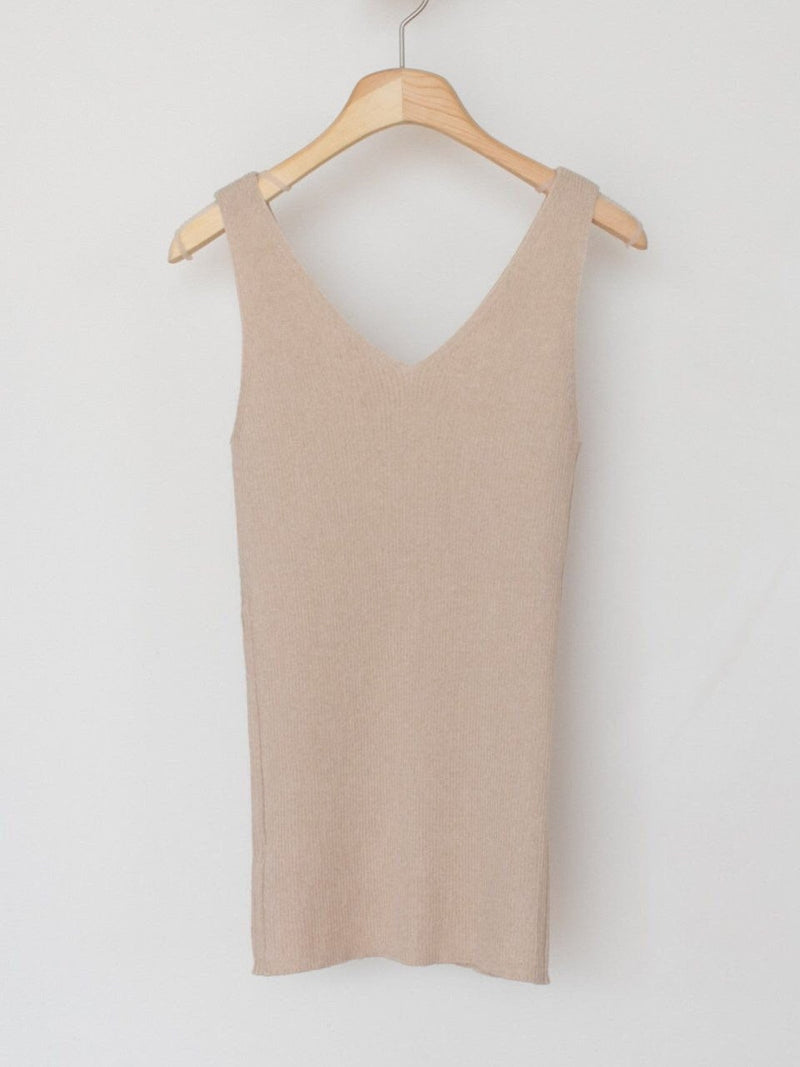 DOUBLE V-NECK SLEEVELESS RIBBED KNIT TOP