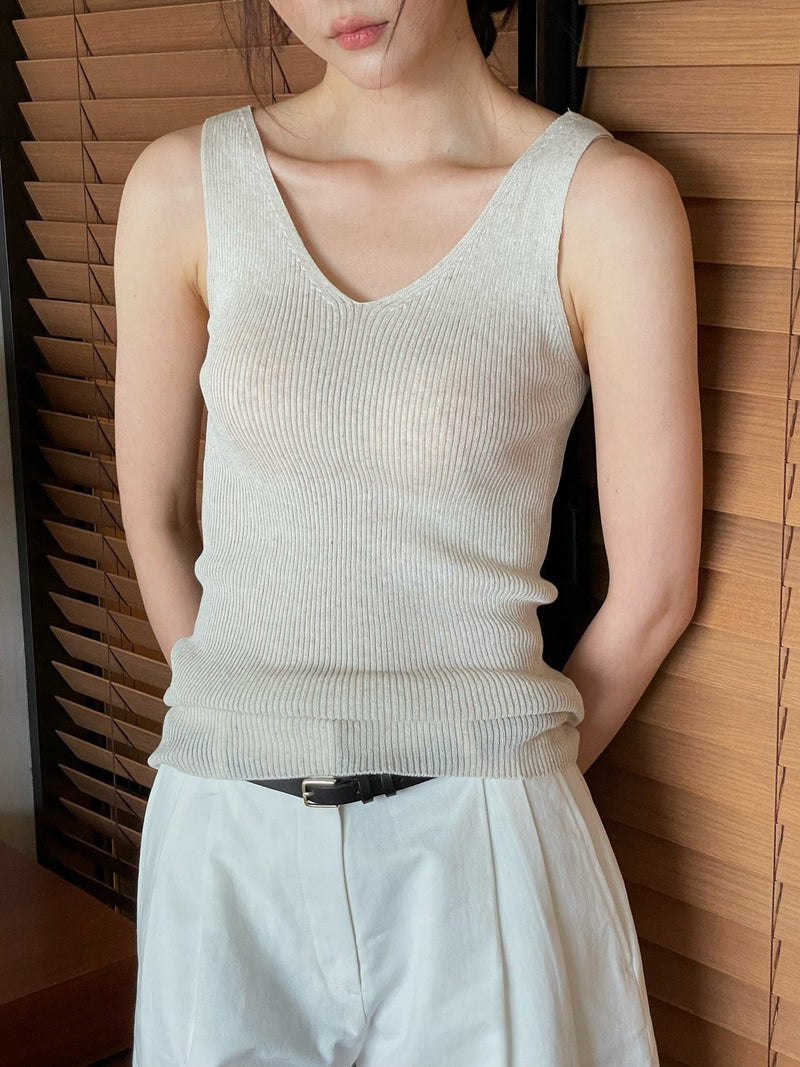 DOUBLE V-NECK SLEEVELESS RIBBED KNIT TOP