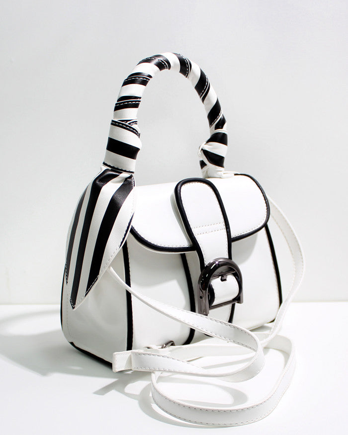 CONTRAST HANDLE BAG