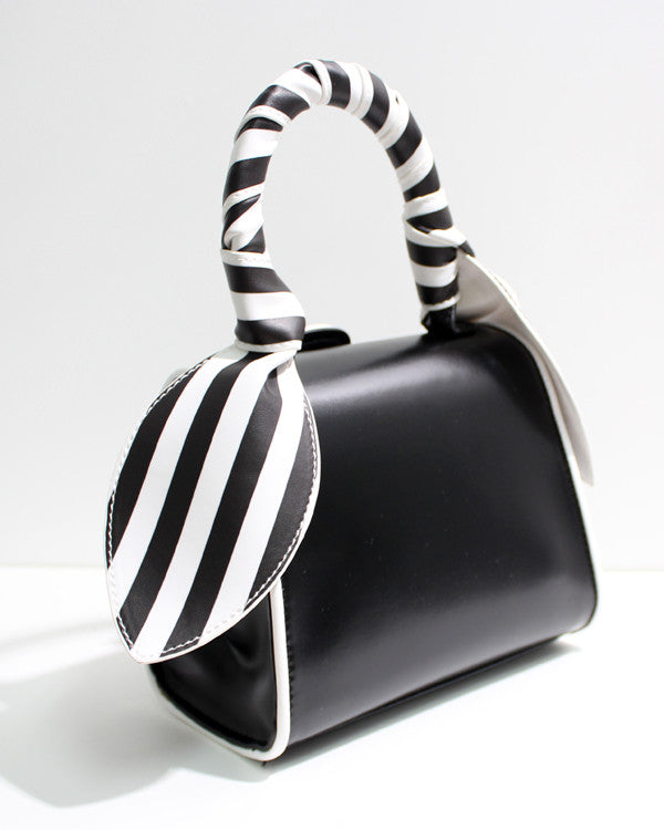 CONTRAST HANDLE BAG