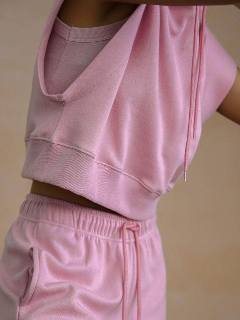 KITSCH SLEEVELESS CROPPED HOODIE