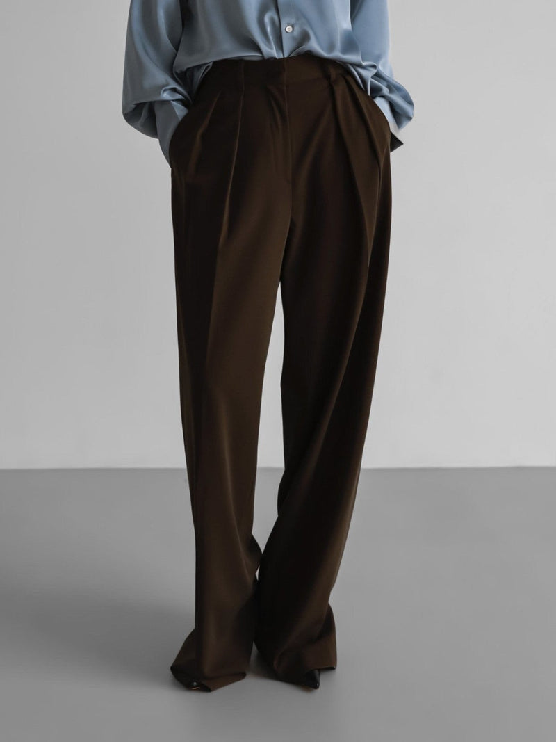 LOW WAISTED DOUBLE PLEATED WIDE TROUSERS