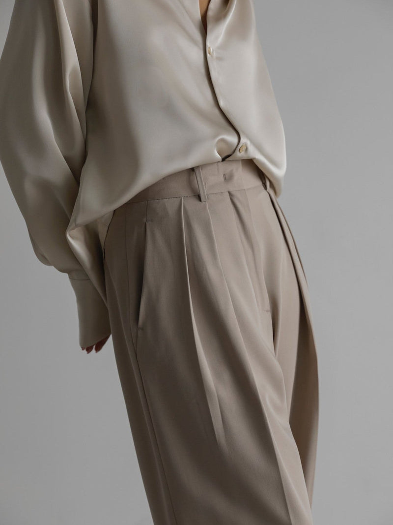 LOW WAISTED DOUBLE PLEATED WIDE TROUSERS