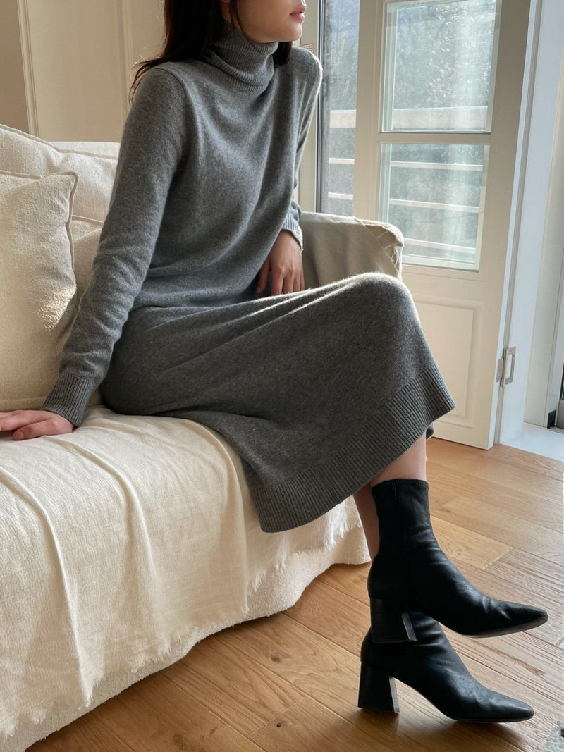 MERINO WOOL CASHMERE TURTLENECK DRESS