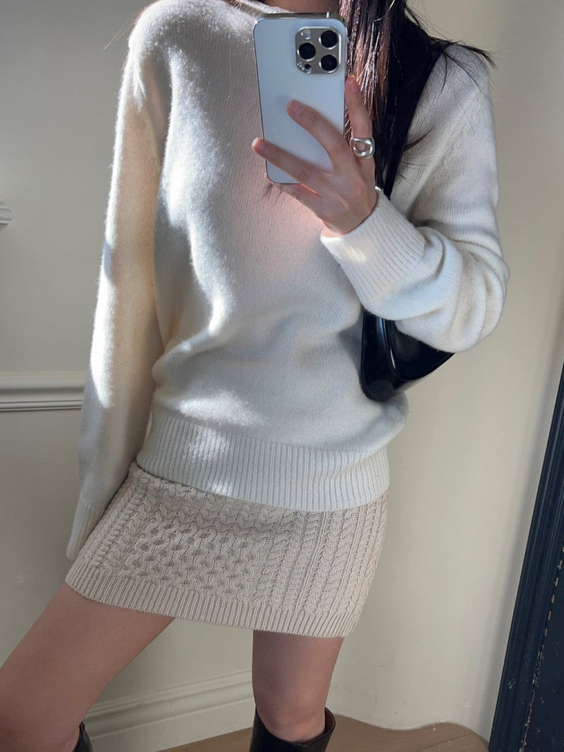 O NECK WOOL KNIT WITH BACK SLIT