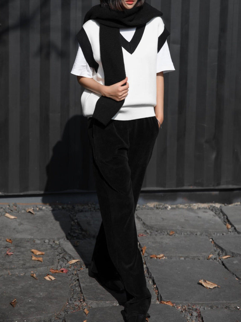 OVERSIZED V-NECK KNIT VEST