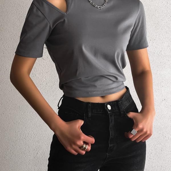 ONE SHOULDER CUT OUT DETAIL CROPPED T-SHIRT – MINUSEY