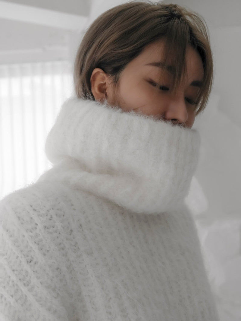 OVERSIZED ALPACA RIBBED TURTLENECK