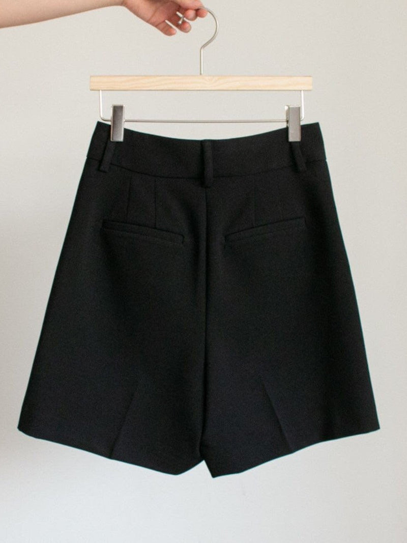 PIN TUCK LOOSEFIT SHORTS