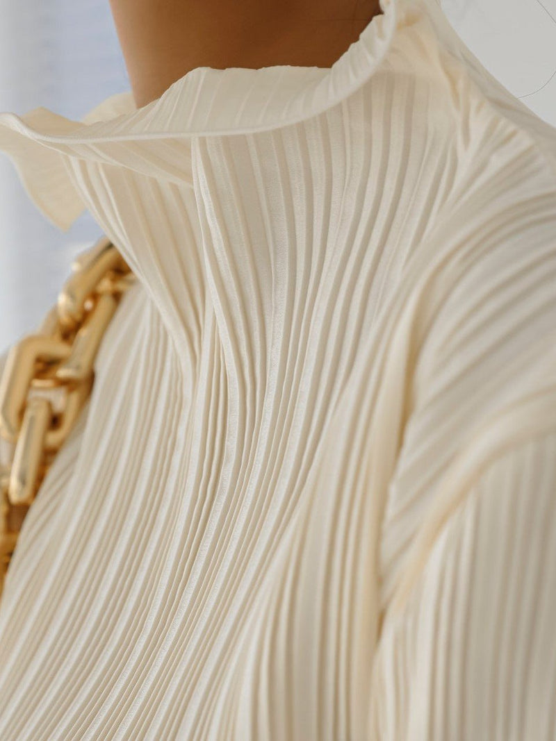 PLEATED WAVE HIGH COLLAR TOP