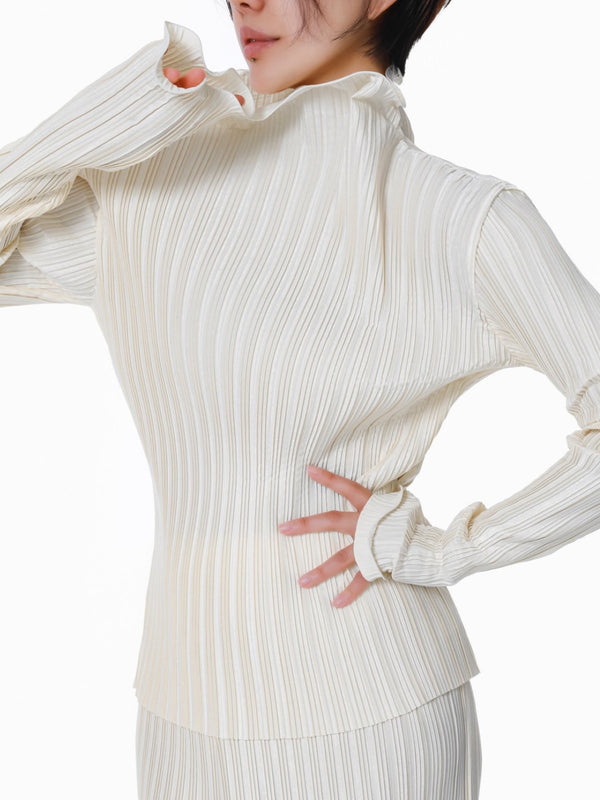PLEATED WAVE HIGH COLLAR TOP