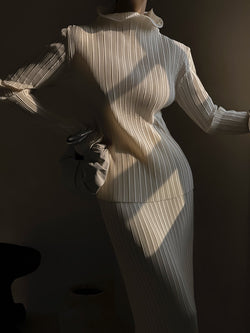 PLEATED WAVE HIGH COLLAR TOP