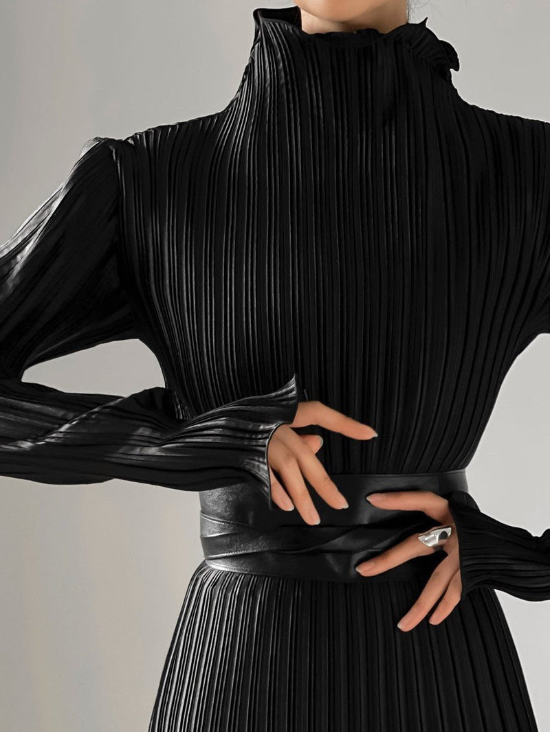 PLEATED WAVE HIGH COLLAR TOP
