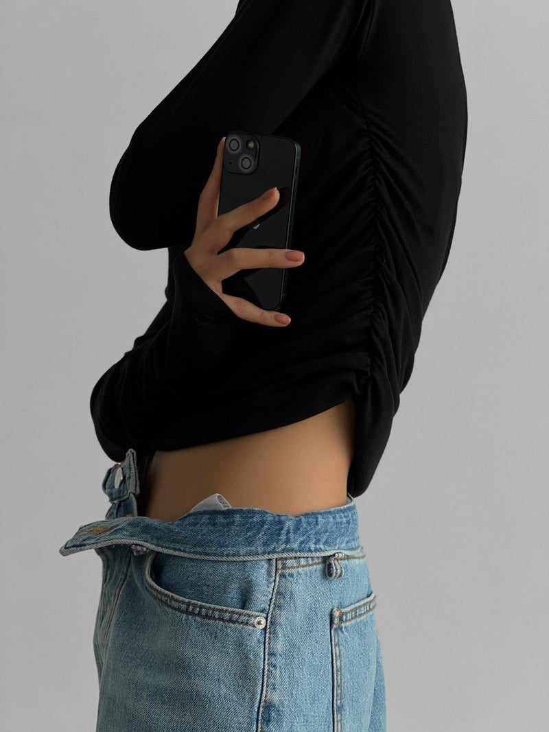 SIDE SHIRRED DRAPED DETAIL BOATNECK TOP