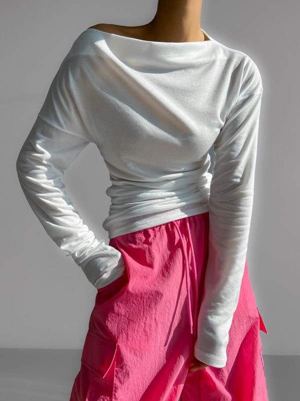 SIDE SHIRRED DRAPED DETAIL BOATNECK TOP