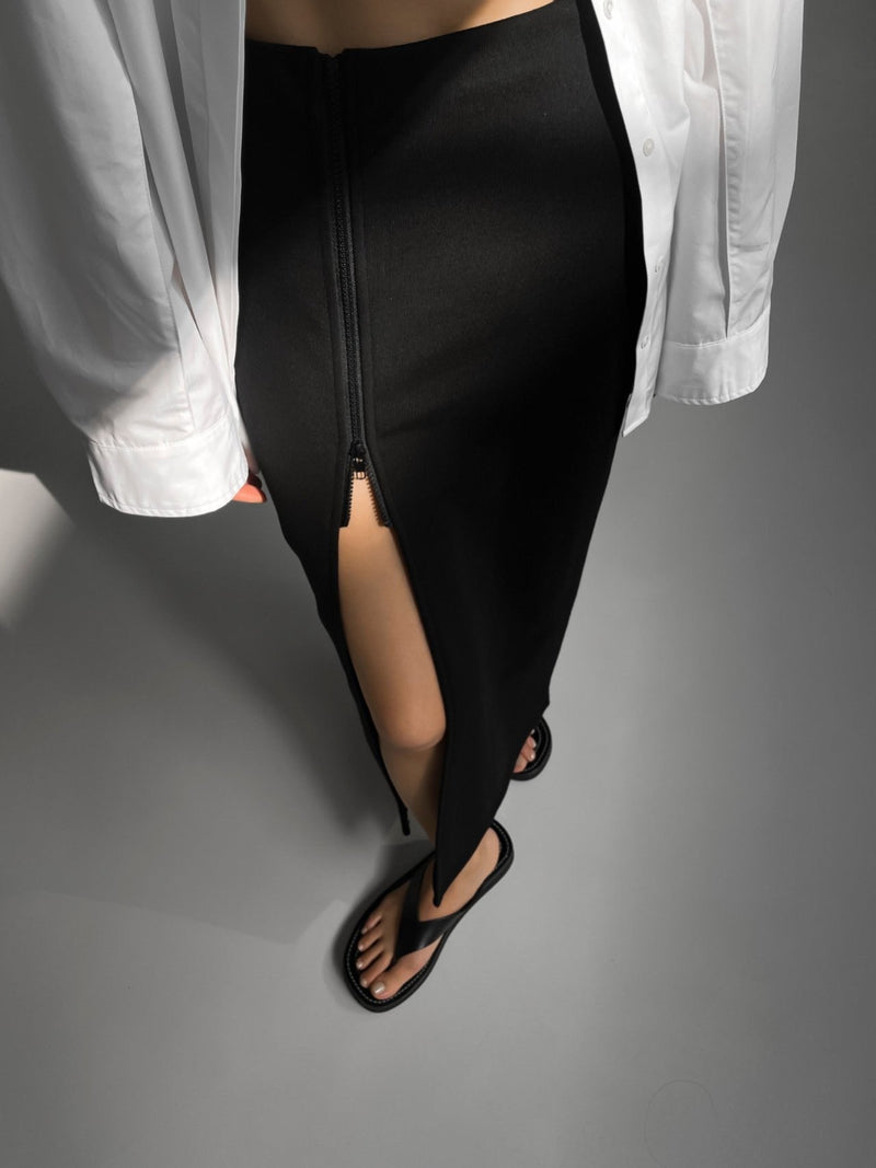 SIDE ZIPPERED MAXI SKIRT WITH SLIT